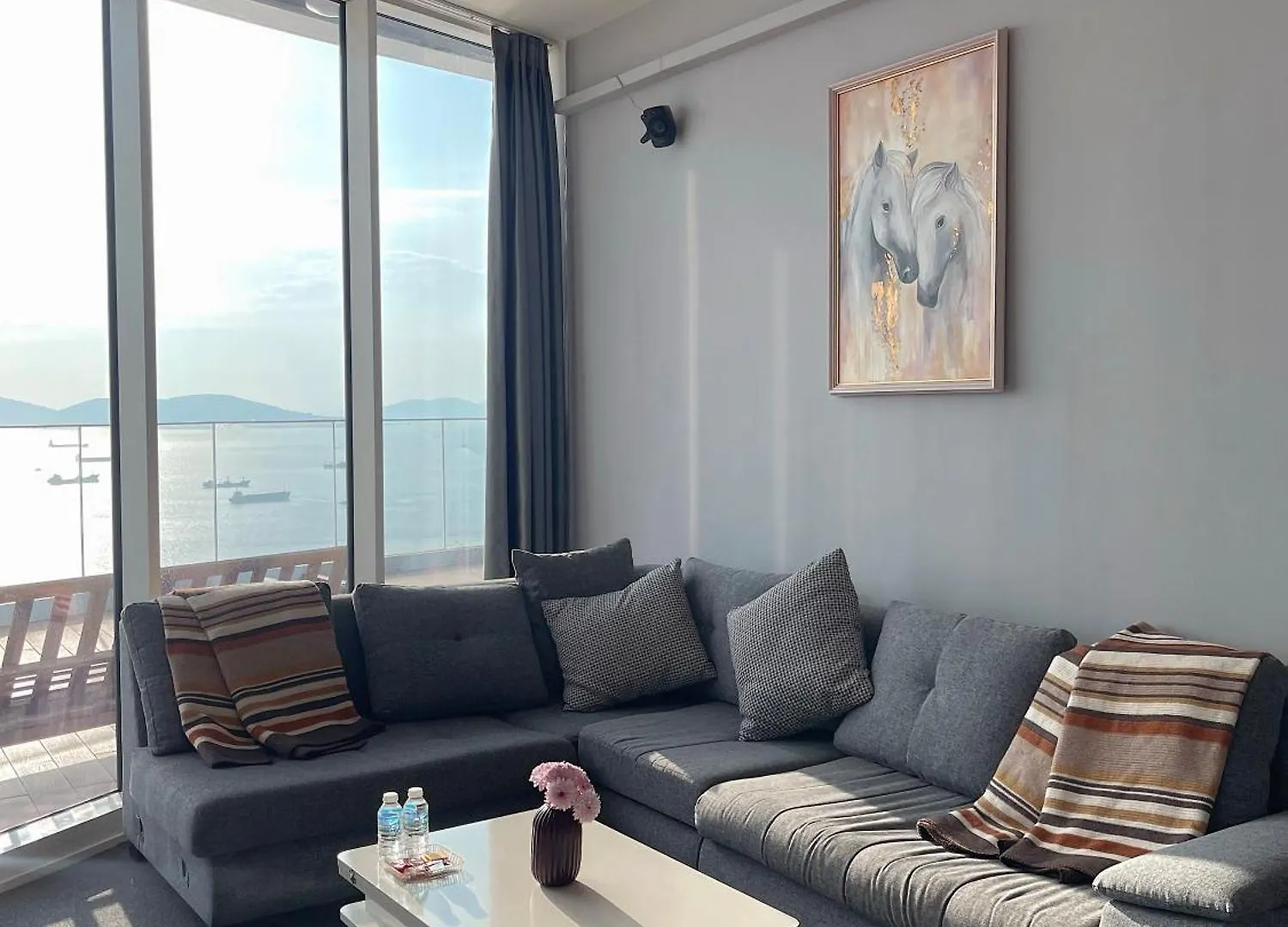 Luxury 2Br Condo Terrace&Sea View + Shopping Mall Istanbul