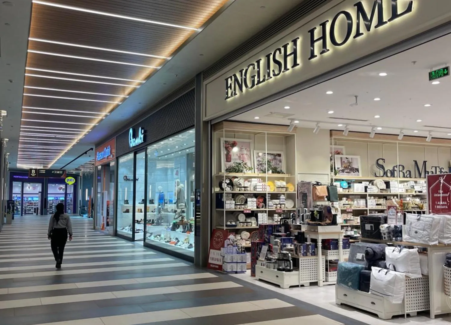Luxury 2Br Condo Terrace&Sea View + Shopping Mall Istanbul Apartment